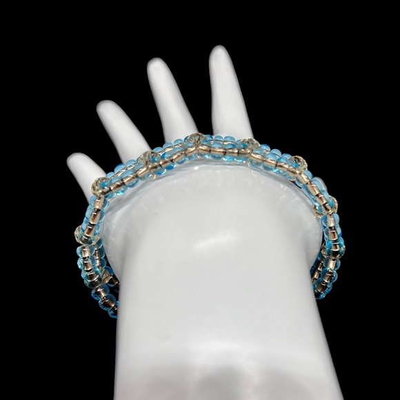 Beautiful Glass Beaded Bracelet Light Blue Clear Circle Design Lobster Claw 7”L - Picture 4 of 11